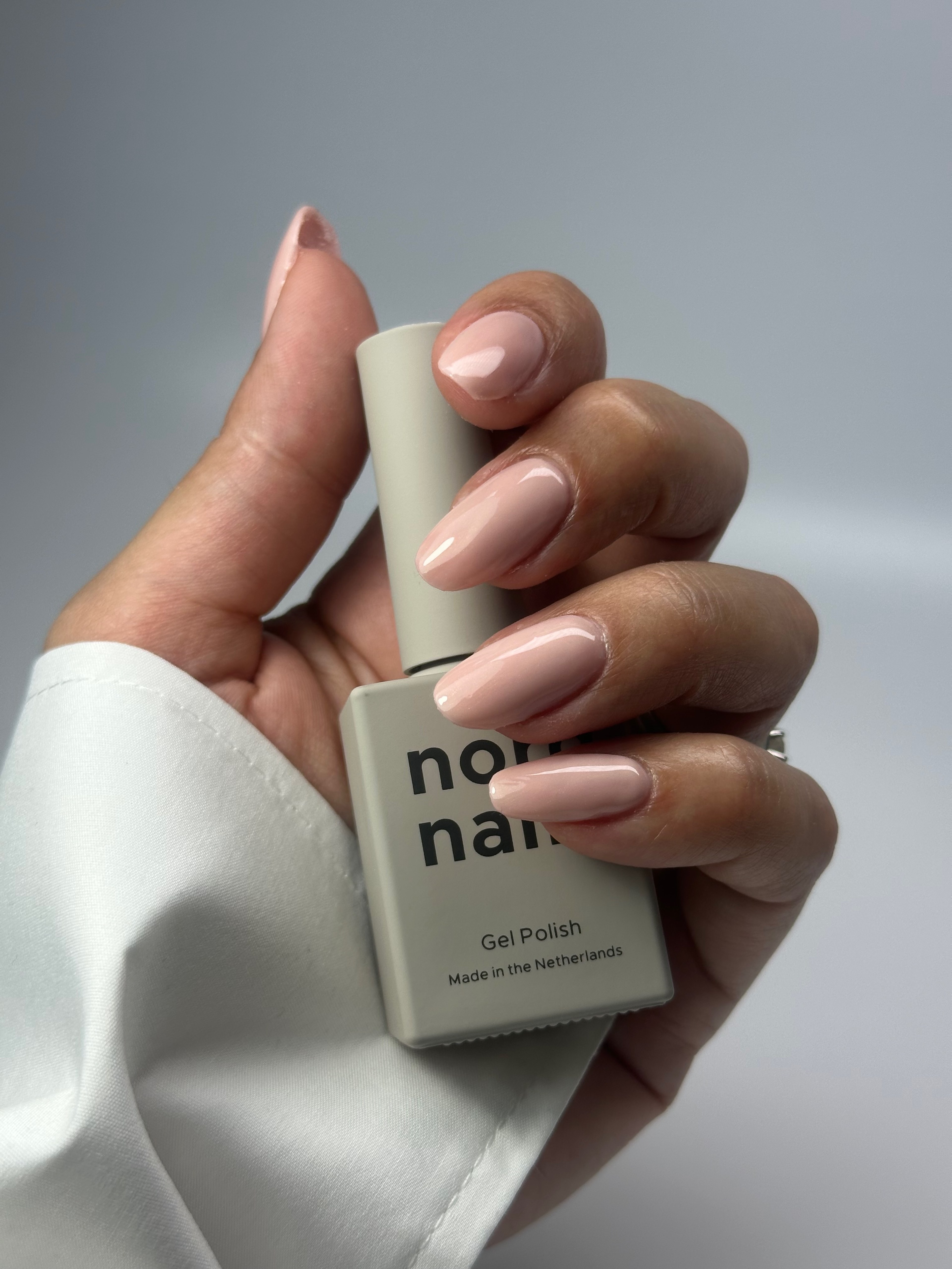 Gellak - Bare Nude 1